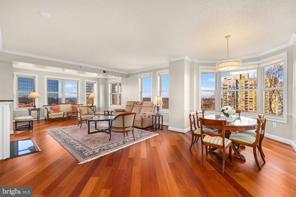 11776 Stratford House Pl #907