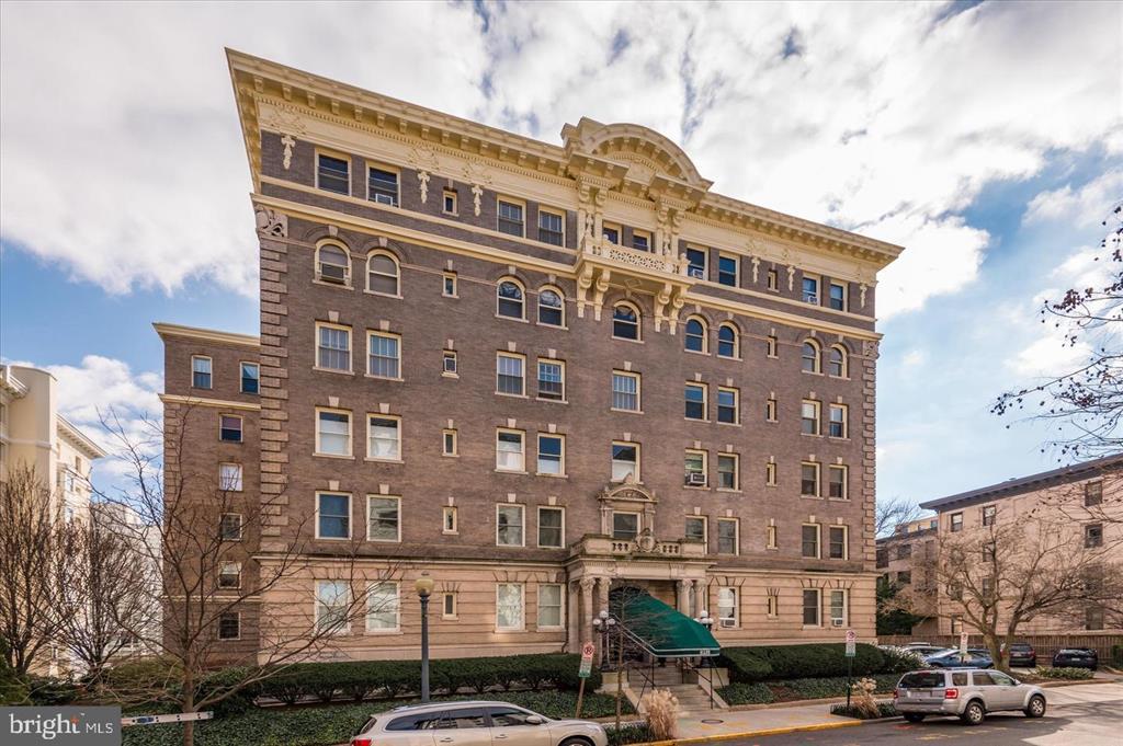 2122 California St NW #460