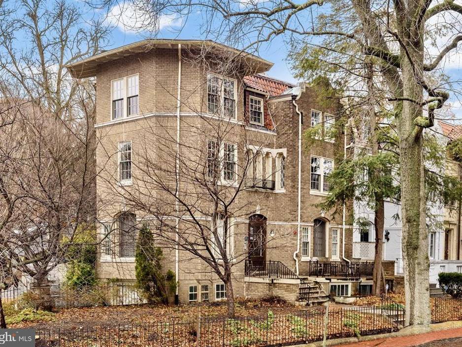 2359 Ashmead Pl NW #3