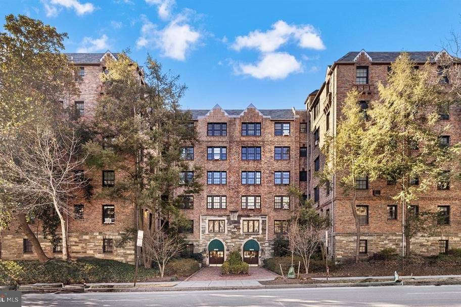 3900 Connecticut Ave NW #202G